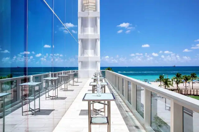 Conrad Fort Lauderdale Beach em Fort Lauderdale, vista externa do hotel à beira-mar