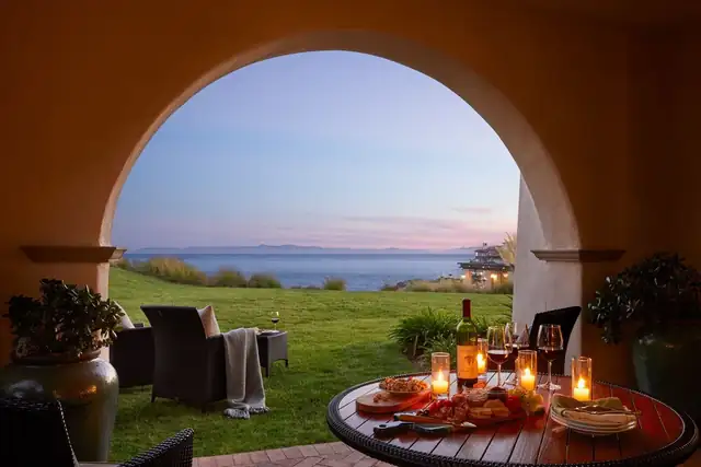 Terranea Resort em Los Angeles, restaurante ao ar livre com vista para o mar