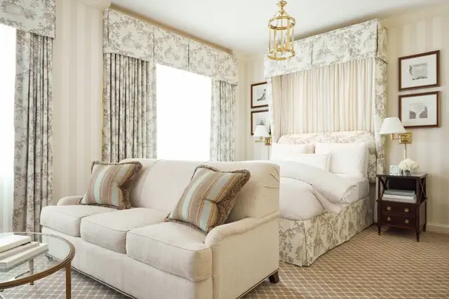 The Hay-Adams em Washington, quarto com sofá e cama