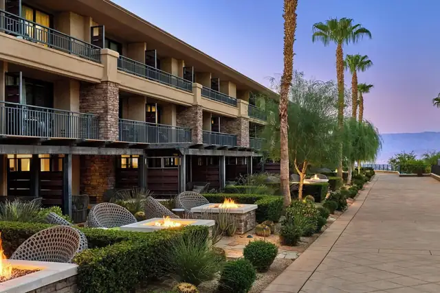 Ritz-Carlton Rancho Mirage, hotel com varandas, assentos externos e jardins
